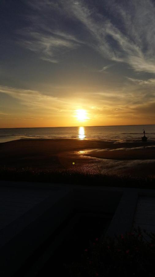 The Crest Santora Hua Hin Apartamento Exterior foto